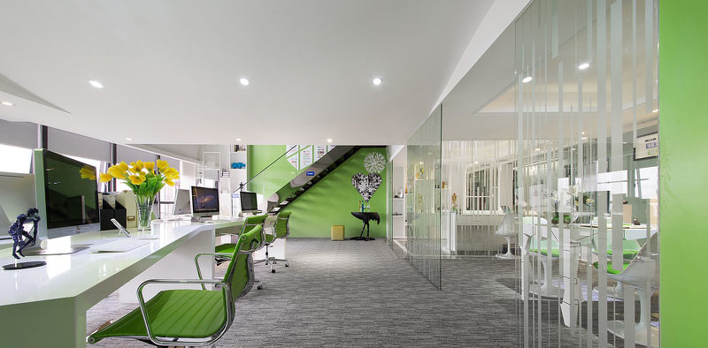 長沙辦公室裝修：設(shè)計(jì)和施工分開承包真的好嗎？