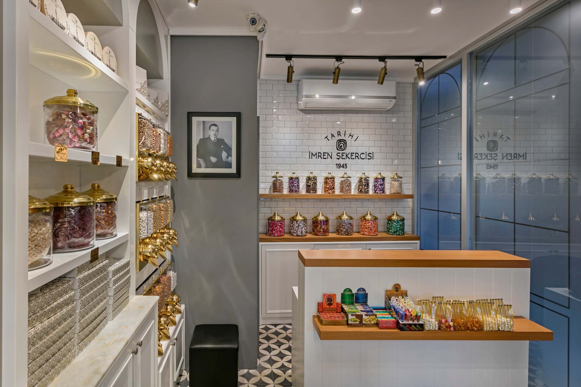 店面裝修設(shè)計與建筑搭配很關(guān)鍵，否則得不償失 