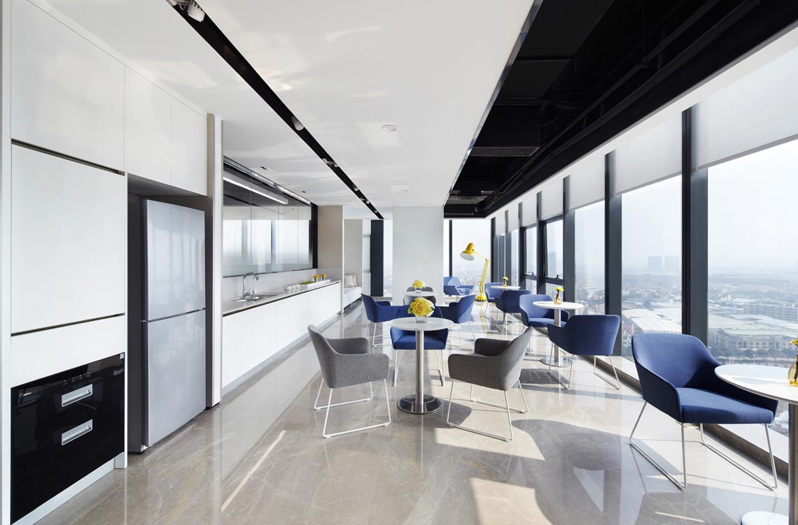 簡(jiǎn)潔明快的簡(jiǎn)約主義型辦公室裝修設(shè)計(jì)需技巧