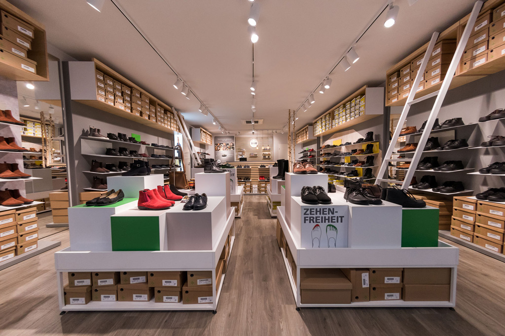 長沙工裝裝飾公司如何選擇優(yōu)秀的店鋪設(shè)計師